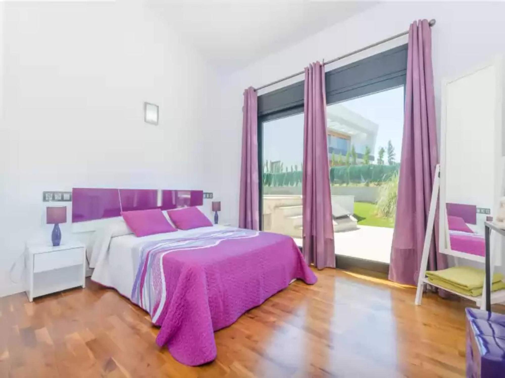 Villa With Private Pool In